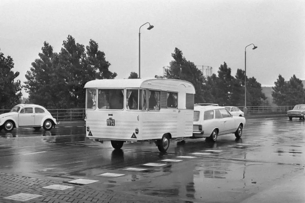 Towing A Caravan Old School